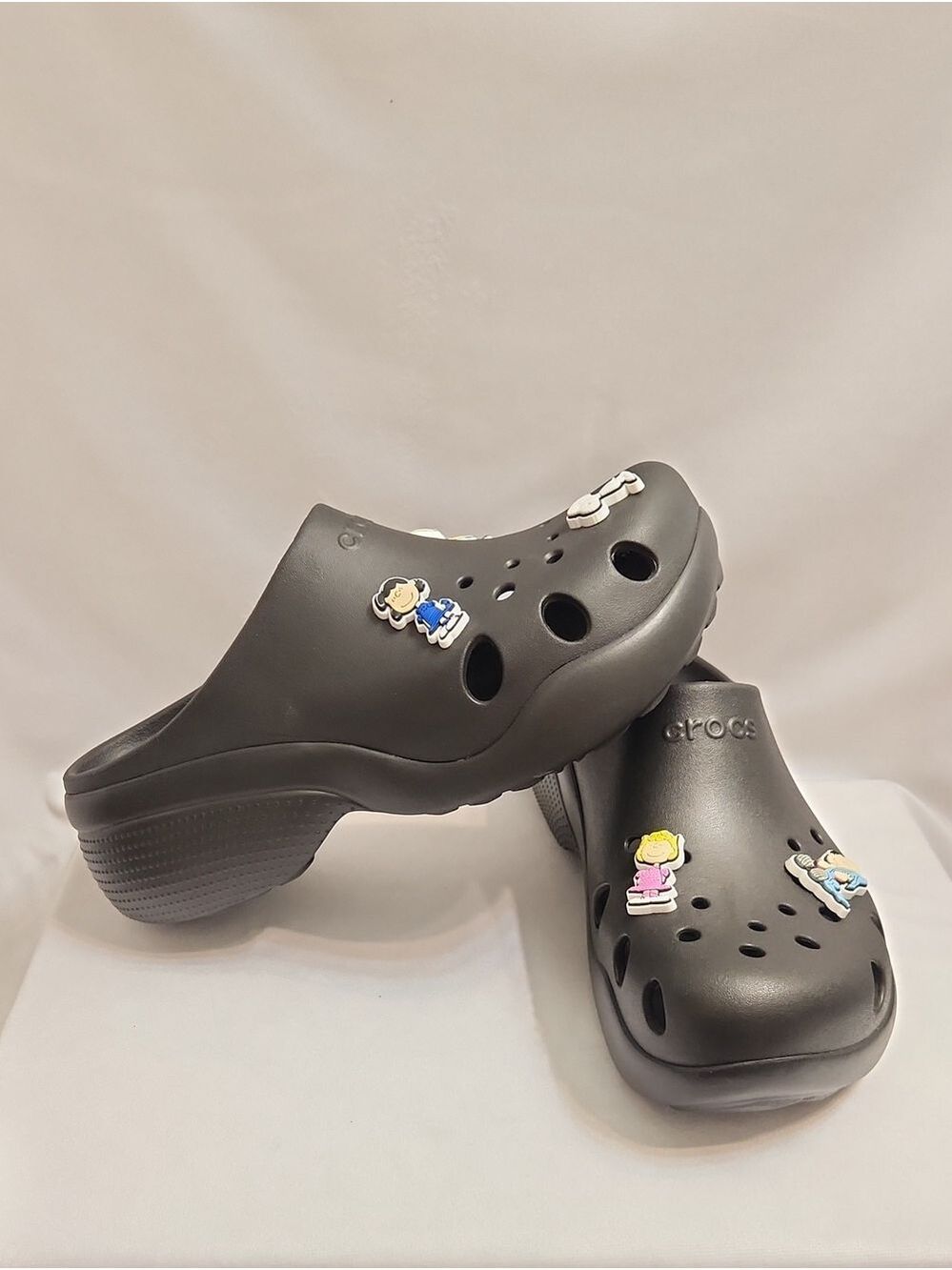 CROCS Black Clogs Peanuts Character Jibbitz Charms (Unisex M Size 9, W Size 11)